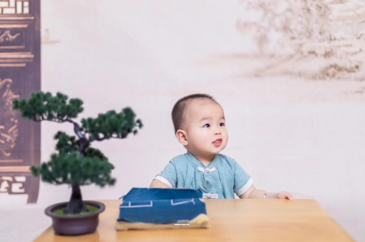 鹿邑宝宝总是抠鼻子